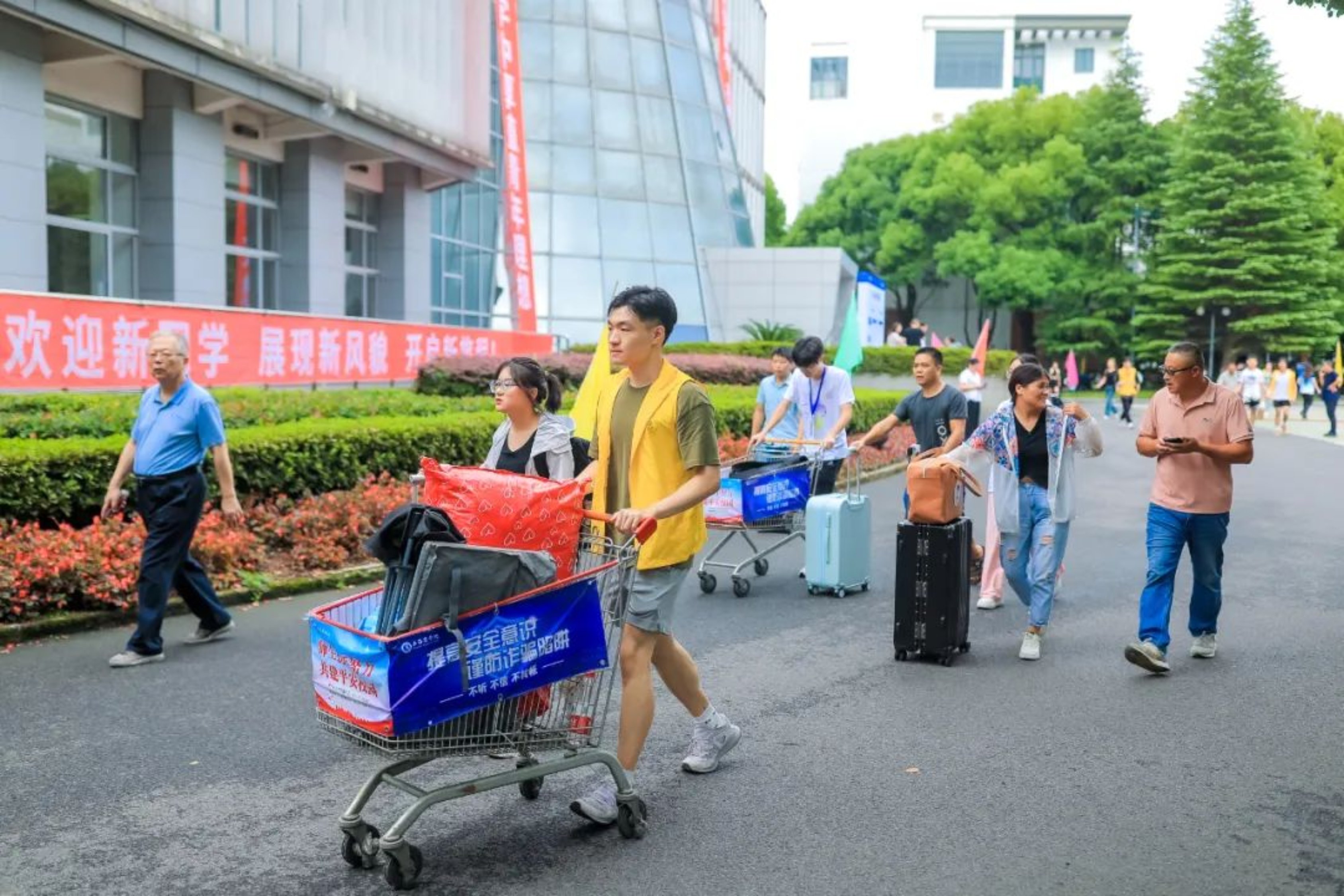 志愿者迎新