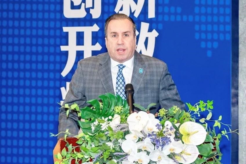 （图为acbsp主席兼ceo jeffrey alderman讲话）